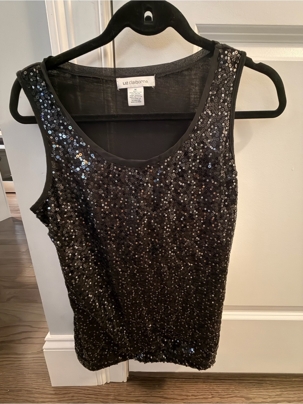 Liz Claiborne Women's Black Sequin Tank Top Size Medium. Back not sequenced